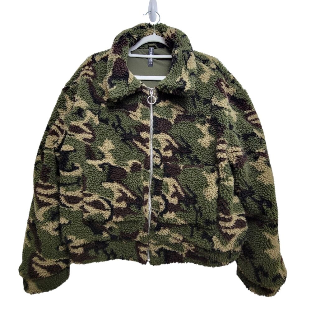 Design Lab Lord & Taylor Camouflage Fleece Zip Up Jacket Size Medium